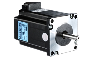 力矩2.8N.m，轉(zhuǎn)動慣量680應(yīng)選哪個型號的步進電機？